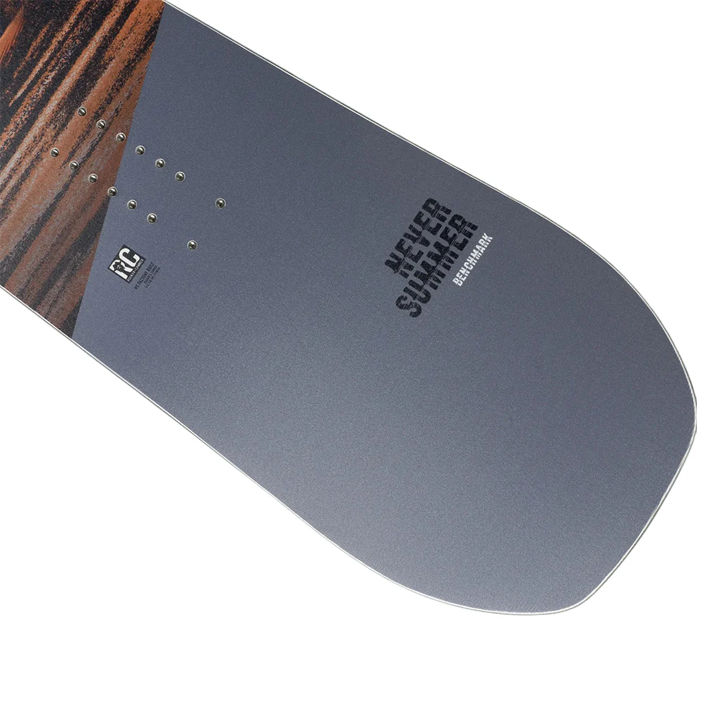 Never Summer Benchmark Snowboard 2026 - Image 4